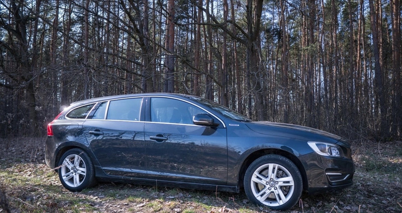 Volvo V60 cena 51800 przebieg: 351507, rok produkcji 2014 z Warszawa małe 631